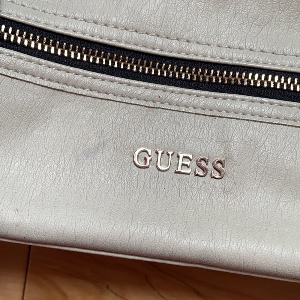 GUESS ⭐️authentic ⭐️ - Picture 4 of 17